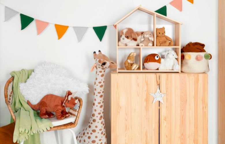 5 ideias de títulos:
1. Transforme o Quarto do seu Bebê com o Encanto do Tema Safari
2. Festa Safari Aquarela: Ideias Criativas e Econômicas para um Aniversário Inesquecível
3. Safari Chic: A Tendência de Decoração que Une Sofisticação e Aventura
4. DIY Decoração Safari: Crie um Ambiente Mágico com Materiais Simples
5. Guia Completo: Elementos Essenciais e Cores para sua Decoração Safari
