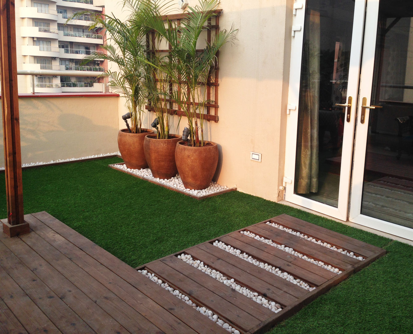 Pisos Ideais para Terraços Pequenos: Durabilidade e Estilo
