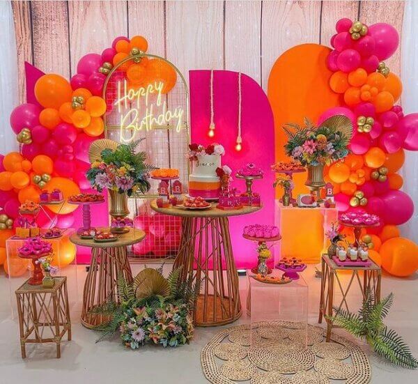 Guia Completo de Plantas Tropicais para Ambientes Internos; Paleta de Cores Tropicais: Como Combinar para um Ambiente Vibrante; DIY: Crie sua Própria Festa Tropical com Baixo Orçamento; Materiais Naturais na Decoração: Vime