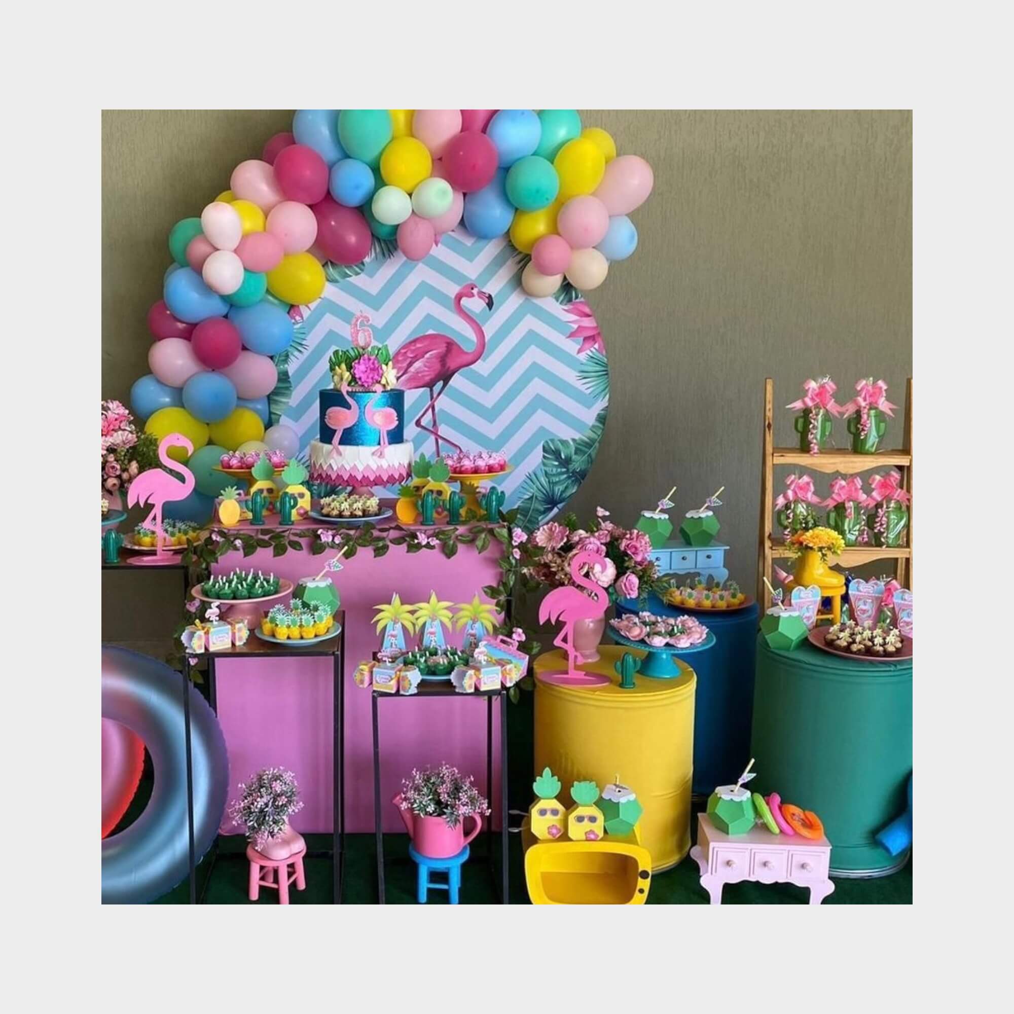 Bambu e Palha no Estilo Tropical; Transforme seu Quarto em um Refúgio Tropical: Dicas e Inspirações