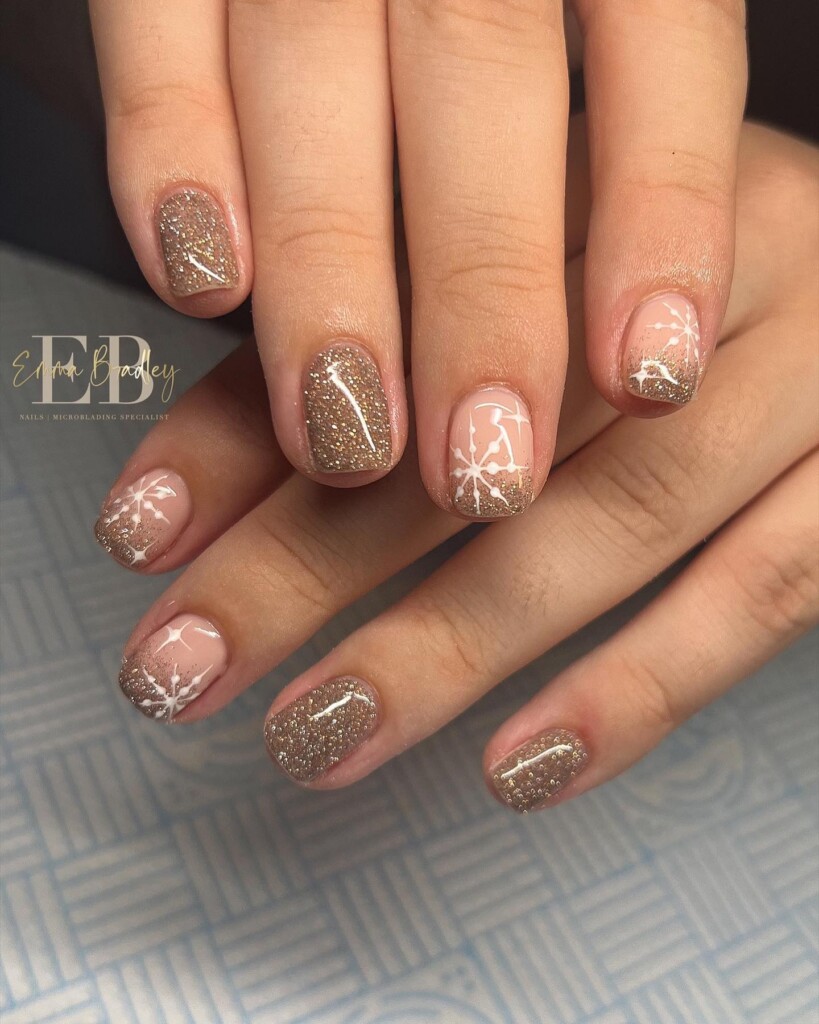 erros comuns ao fazer unhas de natal em casa