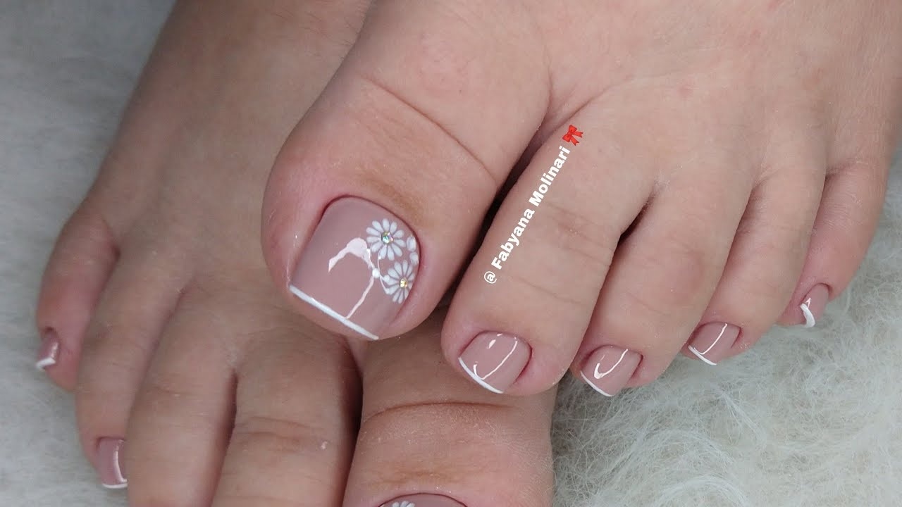 como aplicar pedrarias em unhas dos pés