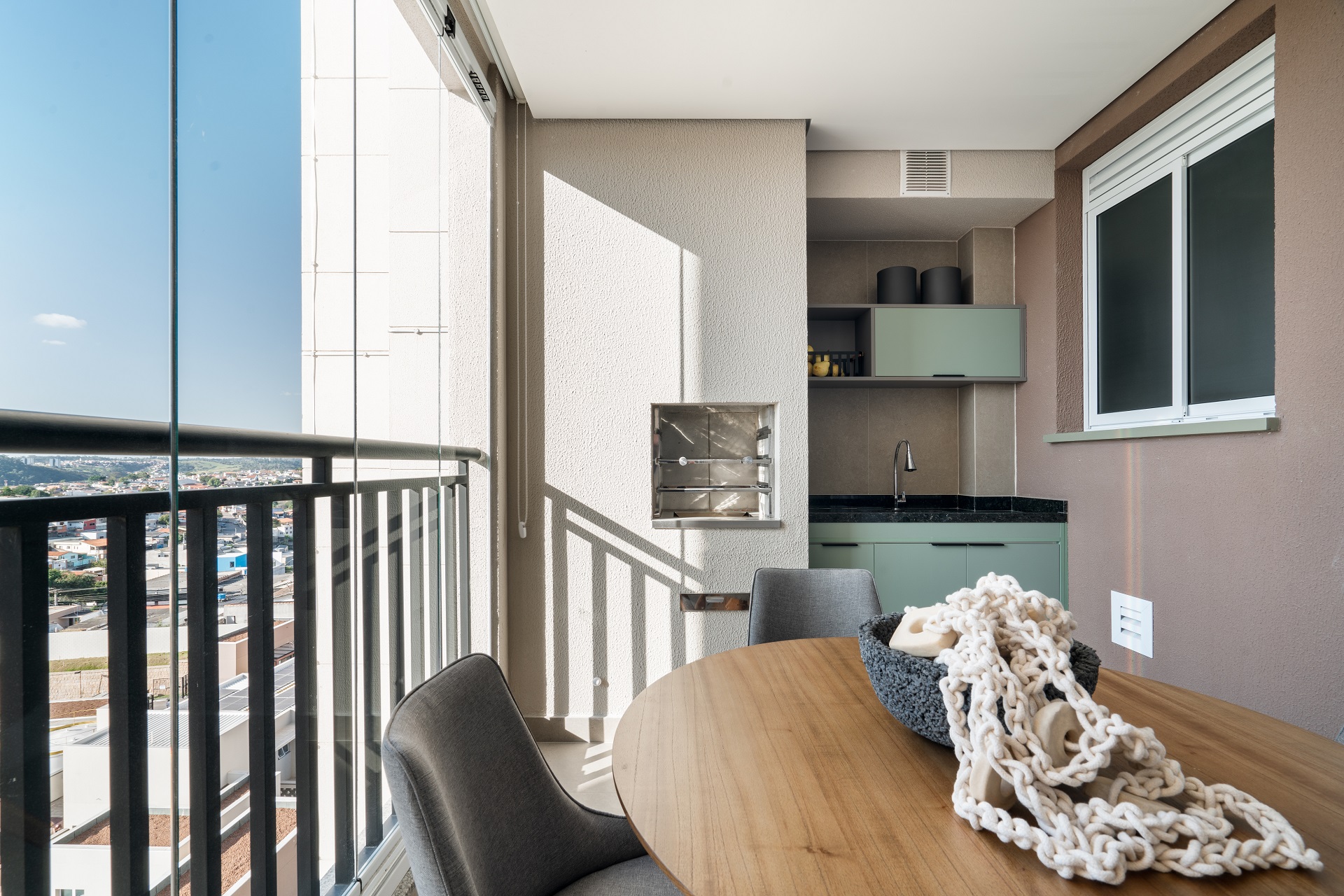 Transforme sua Varanda Pequena em um Oásis Urbano