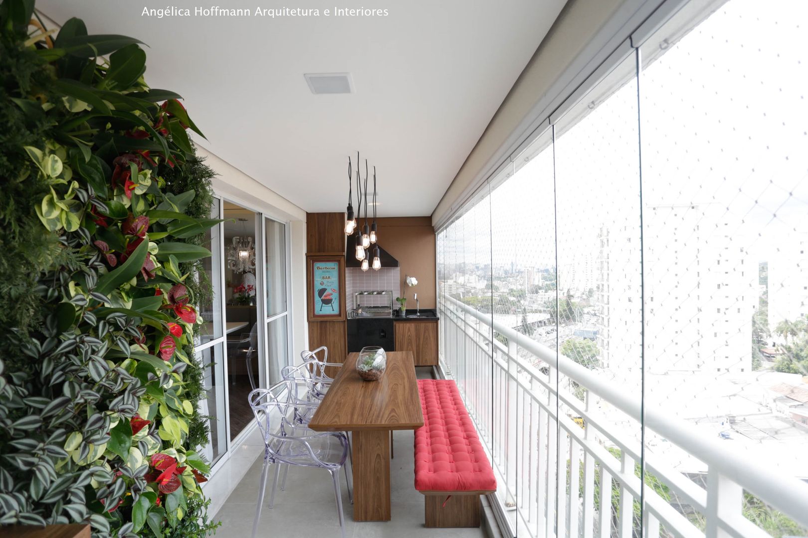 Iluminação e Verde: Criando Ambientes Aconchegantes na Varanda