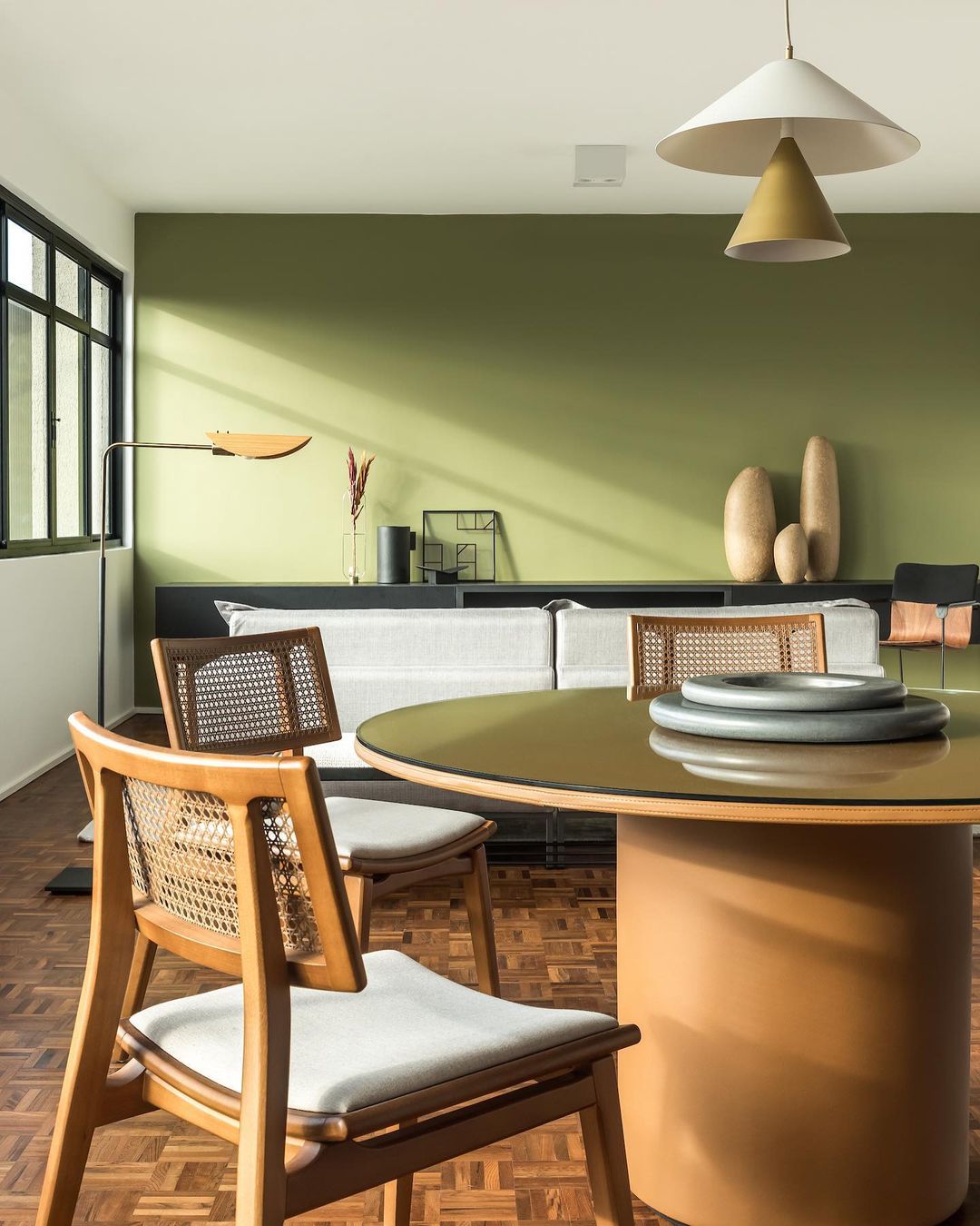 como usar verde oliva em apartamento pequeno