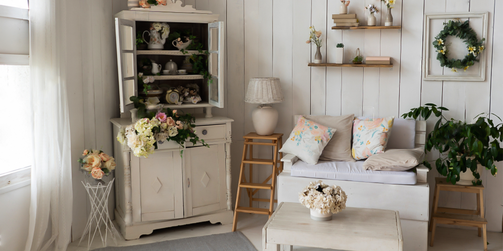 5 ideias de títulos para posts sobre decoração vintage:
1. Decoração Vintage: Como Trazer a Nostalgia e a História para sua Casa
2. Elementos Essenciais para uma Decoração Vintage Autêntica
3. Vintage vs. Retrô: Entenda as Diferenças e Crie seu Espaço Ideal
4. Móveis e Objetos que Definem o Estilo Vintage na Decoração
5. Dicas de Cores e Estampas para uma Sala de Estar Vintage Perfeita