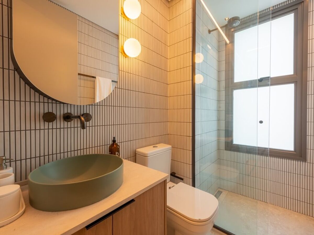 Bancadas e Cubas: Soluções Inteligentes para Banheiros Compactos