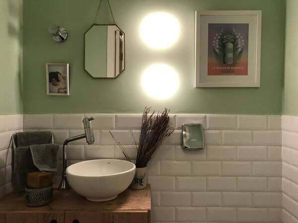 Guia Completo de Iluminação para Banheiros Pequenos