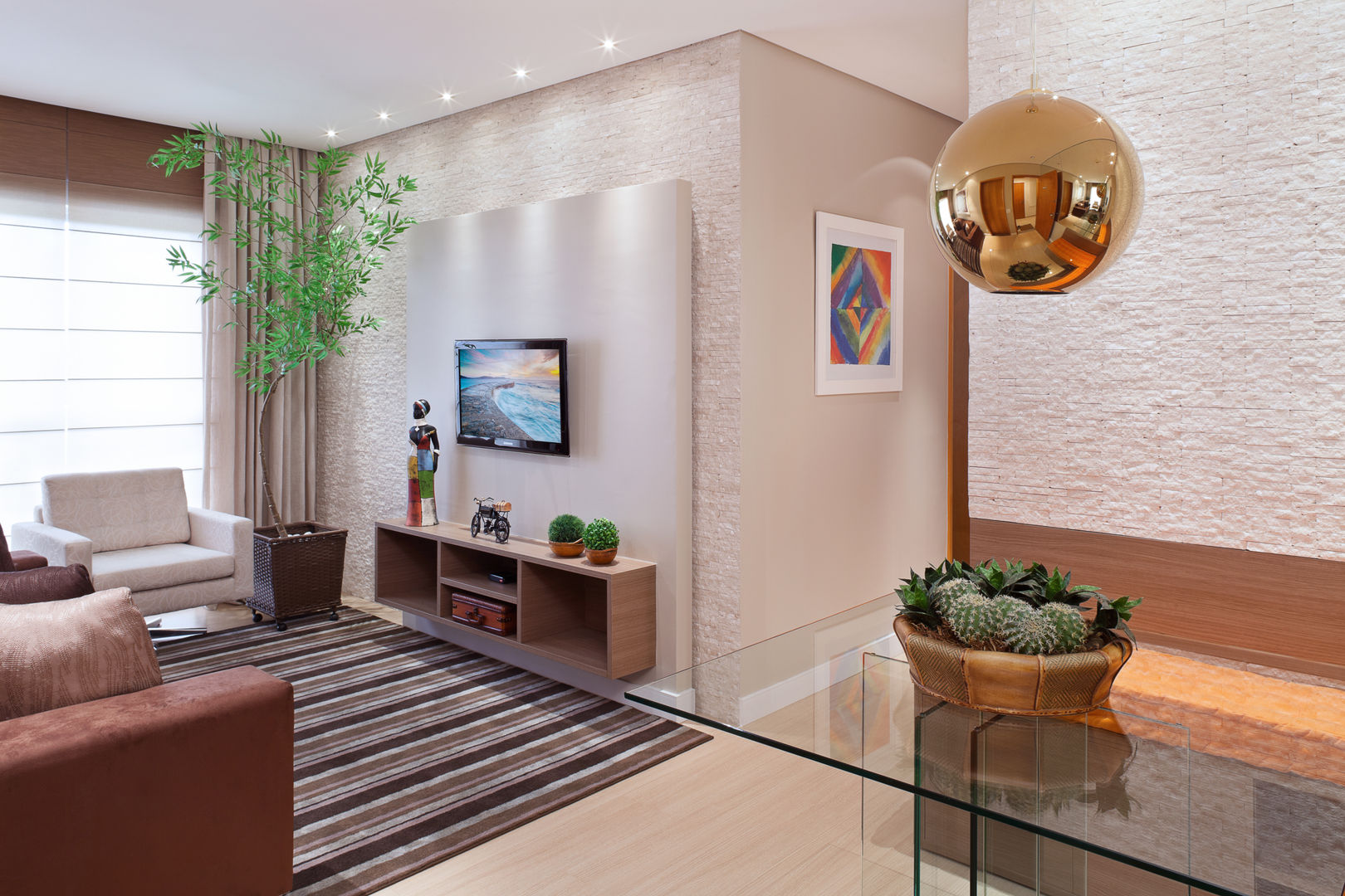 ideias criativas para decorar rack de sala pequeno