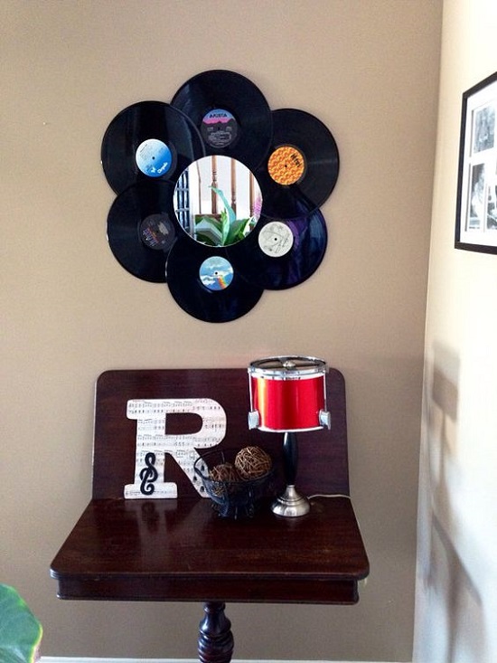 Aplicações de discos de vinil na decoração de festas temáticas retrô