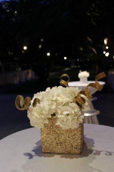 quanto custa decoração festa 15 anos dourado