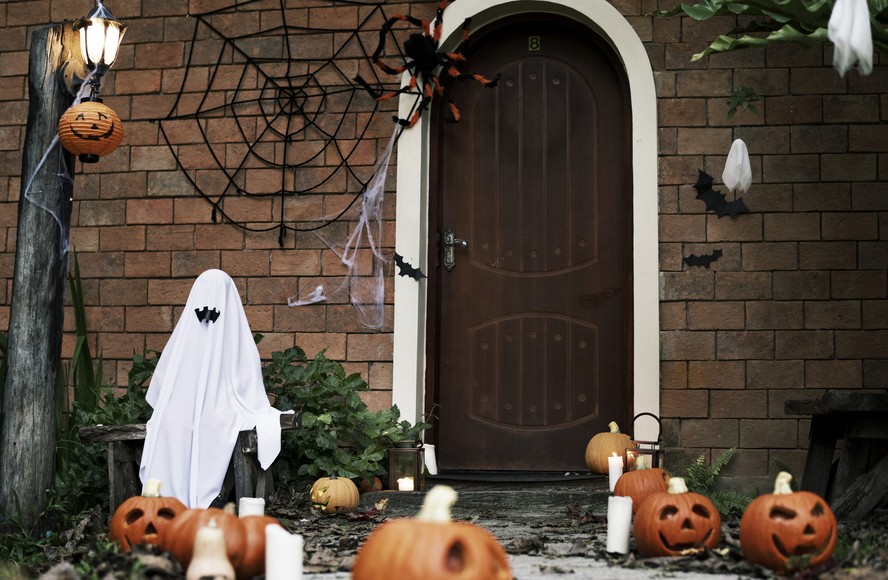 5 Ideias Criativas de Guirlandas de Halloween para sua Porta