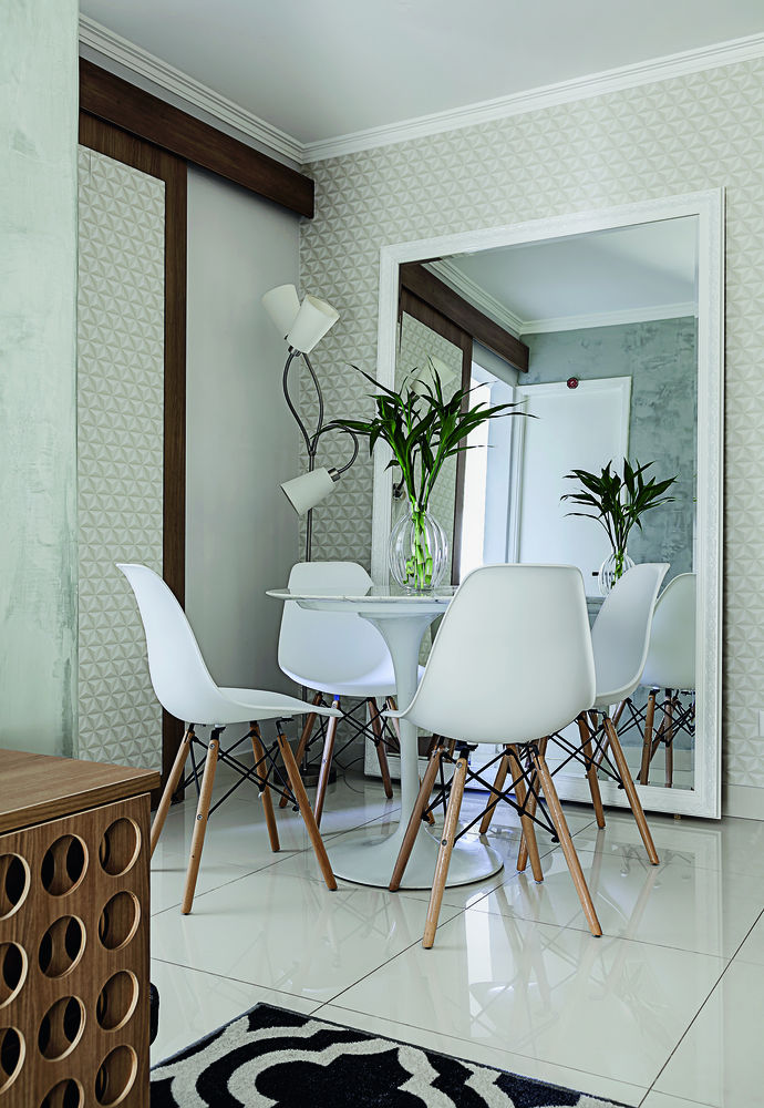 espelho orgânico vs espelho redondo para sala de jantar