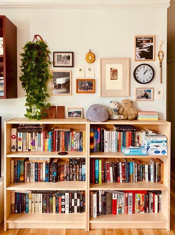 Estante de livros para canto