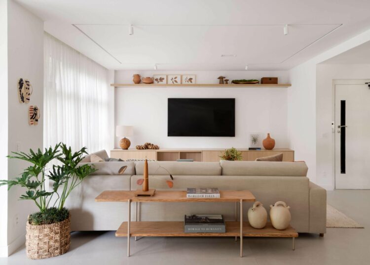 5 ideias de títulos:
1. Descubra o Estilo de Decoração Perfeito para Você: Um Guia Completo
2. Minimalismo vs. Maximalismo: Qual Estilo Combina Mais com Sua Casa?
3. Decoração Boho Chic: Como Criar um Ambiente Vibrante e Aconchegante
4. Tendências de Decoração para 2026: O Futuro do Design de Interiores
5. Estilos de Decoração Clássica e Provençal: Elegância e Charme para Seu Lar