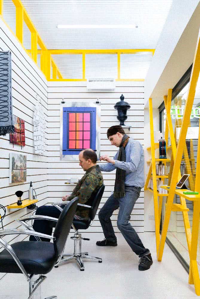 fachada de barbearia industrial vs vintage