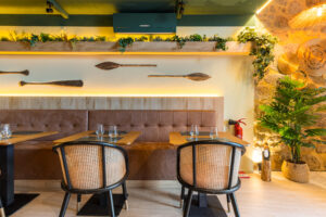 5 ideias de títulos:
1. Transforme sua Casa: Guia Completo de Decoração na Ferreira Costa
2. Iluminação que Inspira: Dicas e Produtos para um Ambiente Aconchegante
3. Móveis e Organização: Soluções Práticas para um Lar Mais Funcional
4. Promoções Imperdíveis: Renove sua Decoração com Descontos Incríveis
5. Detalhes que Fazem a Diferença: Enfeites e Acessórios para Personalizar seu Espaço