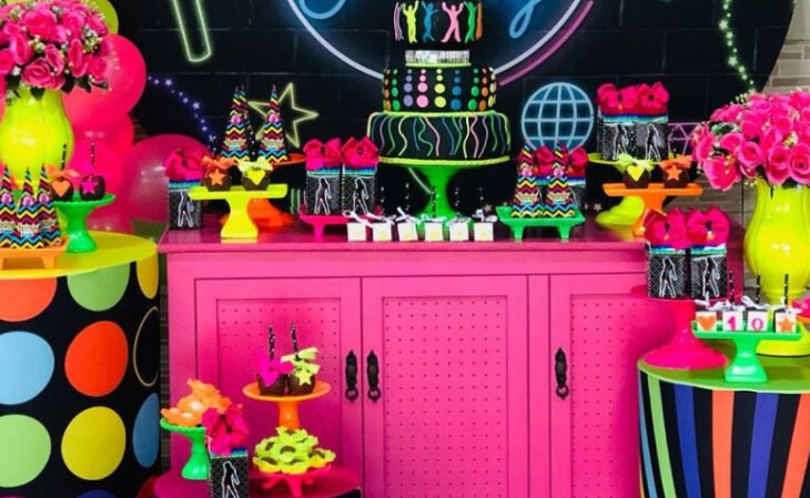 festa anos 80 decoração simples