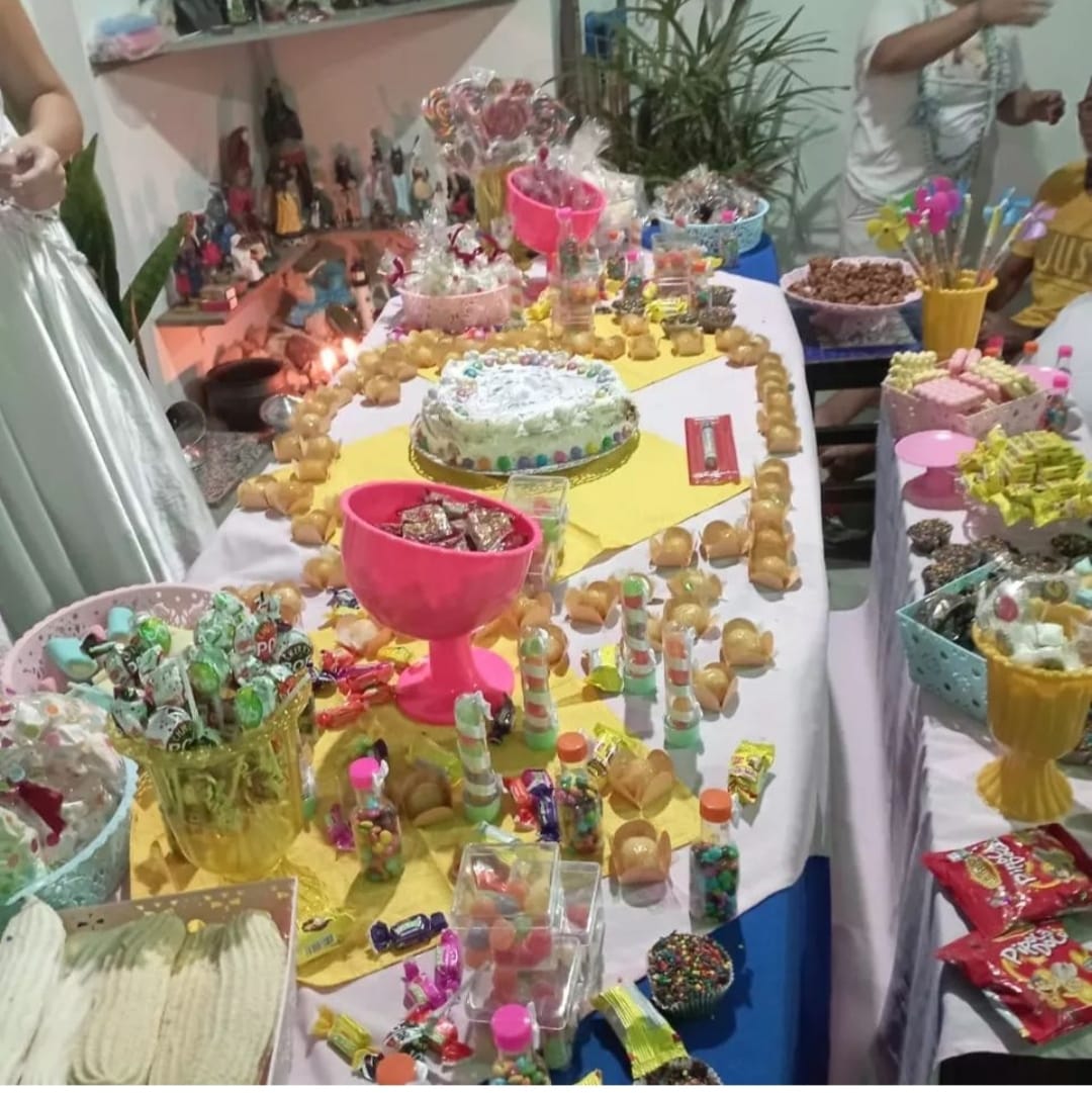 5 ideias de títulos
1. Decoração Criativa para Festa de Cosme e Damião: Doce Alegria!
2. Guia Completo: Como Montar uma Festa de Cosme e Damião Inesquecível
3. Os Doces Tradicionais que Não Podem Faltar na sua Festa de Cosme e Damião
4. Elementos Simbólicos e Cores na Decoração de Cosme e Damião
5. Festa de Cosme e Damião: Ideias de Decoração Prática e Encantadora