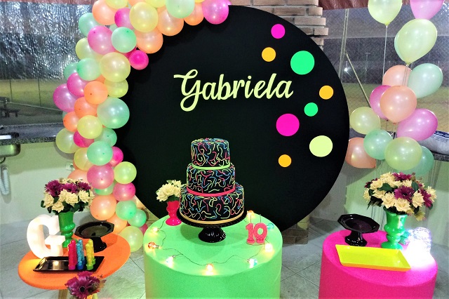 festa neon decoração