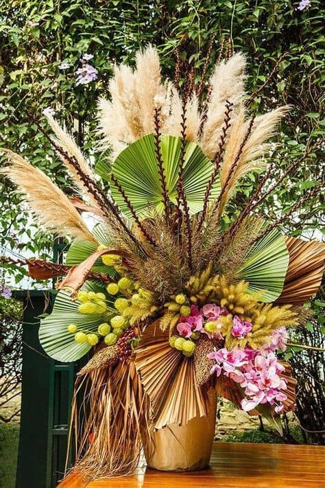 1. Guia Completo: Como Cuidar de Flores Secas para Durarem Anos
2. Os Melhores Tipos de Flores Secas para Transformar Sua Decoração
3. Onde Comprar Flores Secas Online: Guia de Lojas e Preços
4. Arranjos Híbridos: A Tendência de Decoração com Flores Secas para 2026
5. DIY: Como Desidratar Suas Próprias Flores em Casa (e Economizar!)