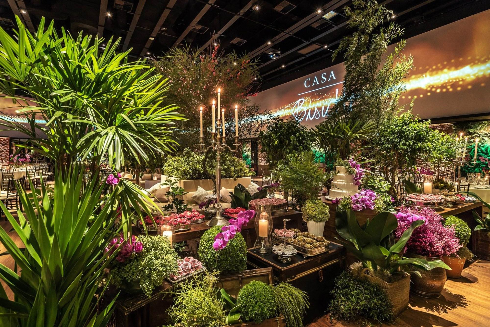 como fazer painel de folhagem para festa infantil