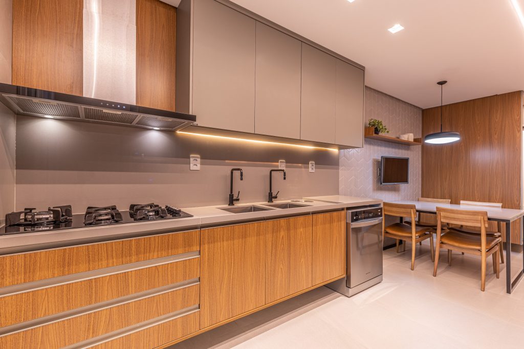 fotos de cozinha pequena com ilha