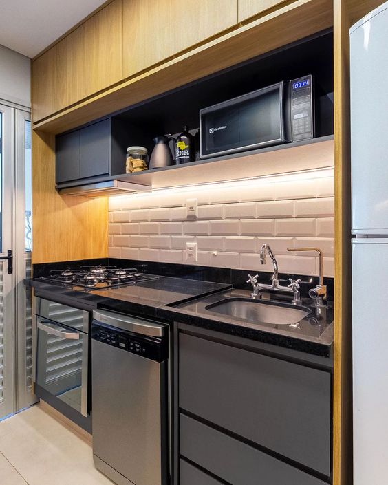 fundo de cozinha de azulejo vs porcelanato