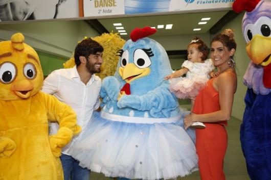 Inspirações de Bolos e Doces Personalizados para Festa Pintinho Amarelinho