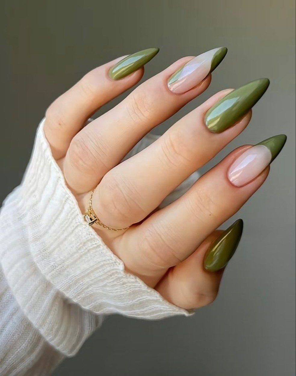 Unhas de Gel com Texturas: Tweed, Xadrez e Mais para um Look Inovador