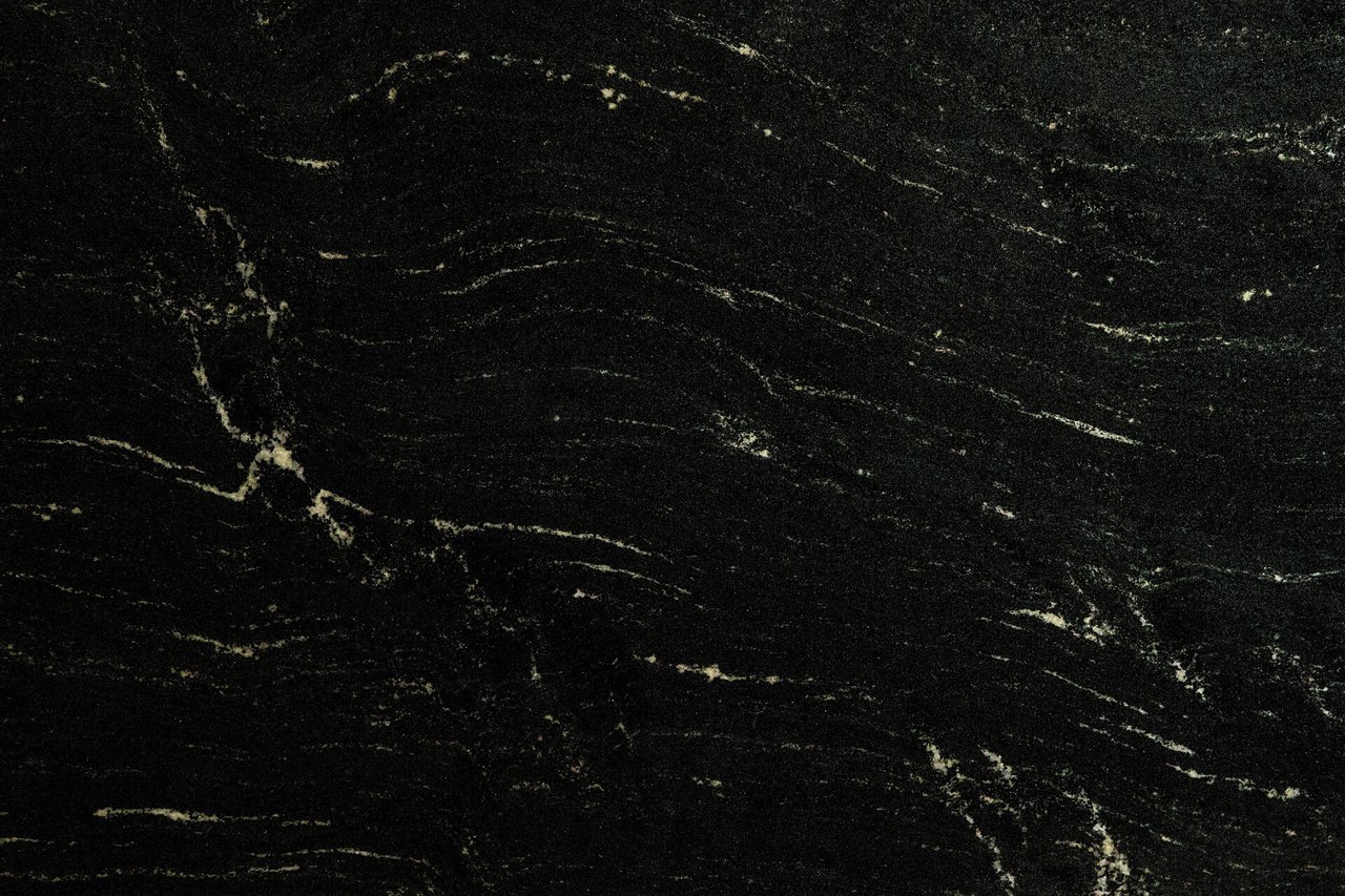 Granito Via Láctea vs. Preto São Gabriel: Qual a Melhor Opção para seu Projeto?