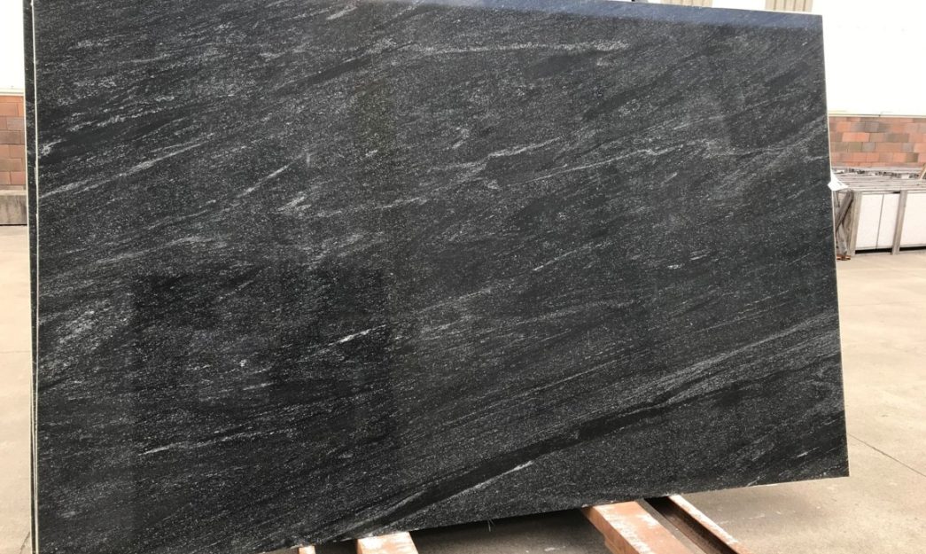 Granito Via Láctea vs. Preto São Gabriel: Qual a Melhor Opção para seu Projeto?