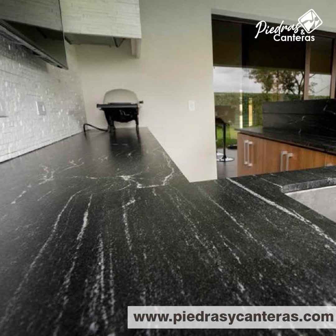 Granito Via Láctea vs. Preto São Gabriel: Qual a Melhor Opção para seu Projeto?