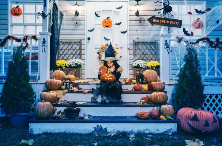 halloween em casa vs festa fora: qual o melhor?
