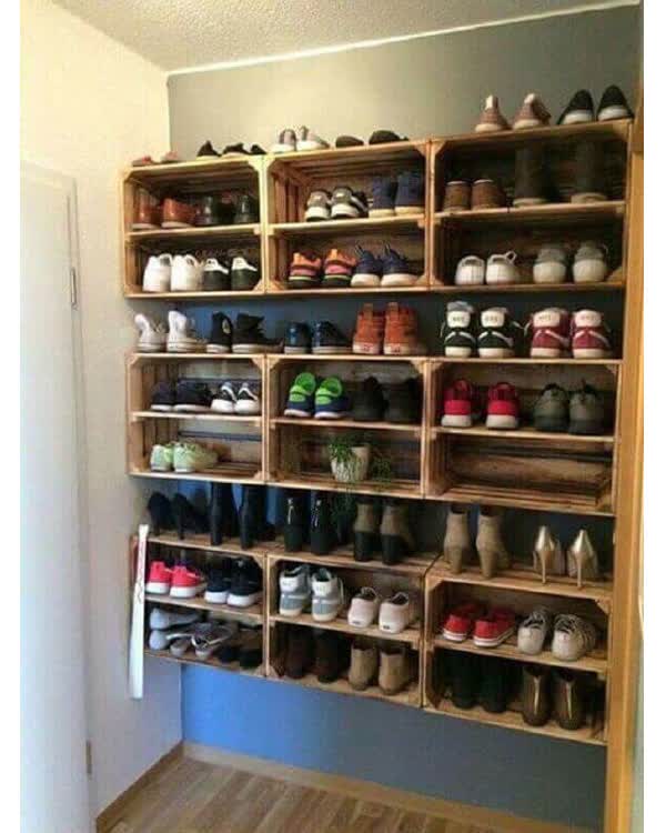 como organizar sapatos em apartamento pequeno
