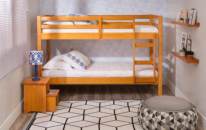 beliche com escada de gavetas quarto pequeno