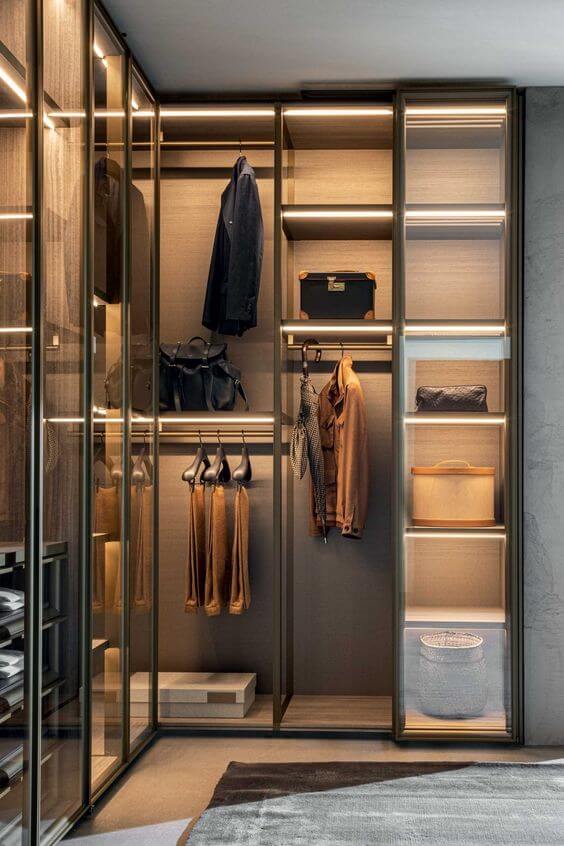 Closet de gesso com iluminação