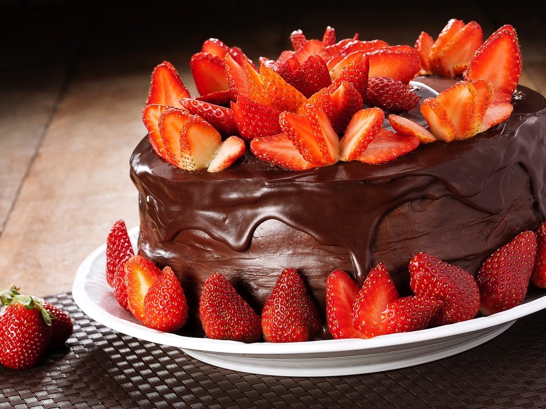 erros comuns ao decorar bolo com morango