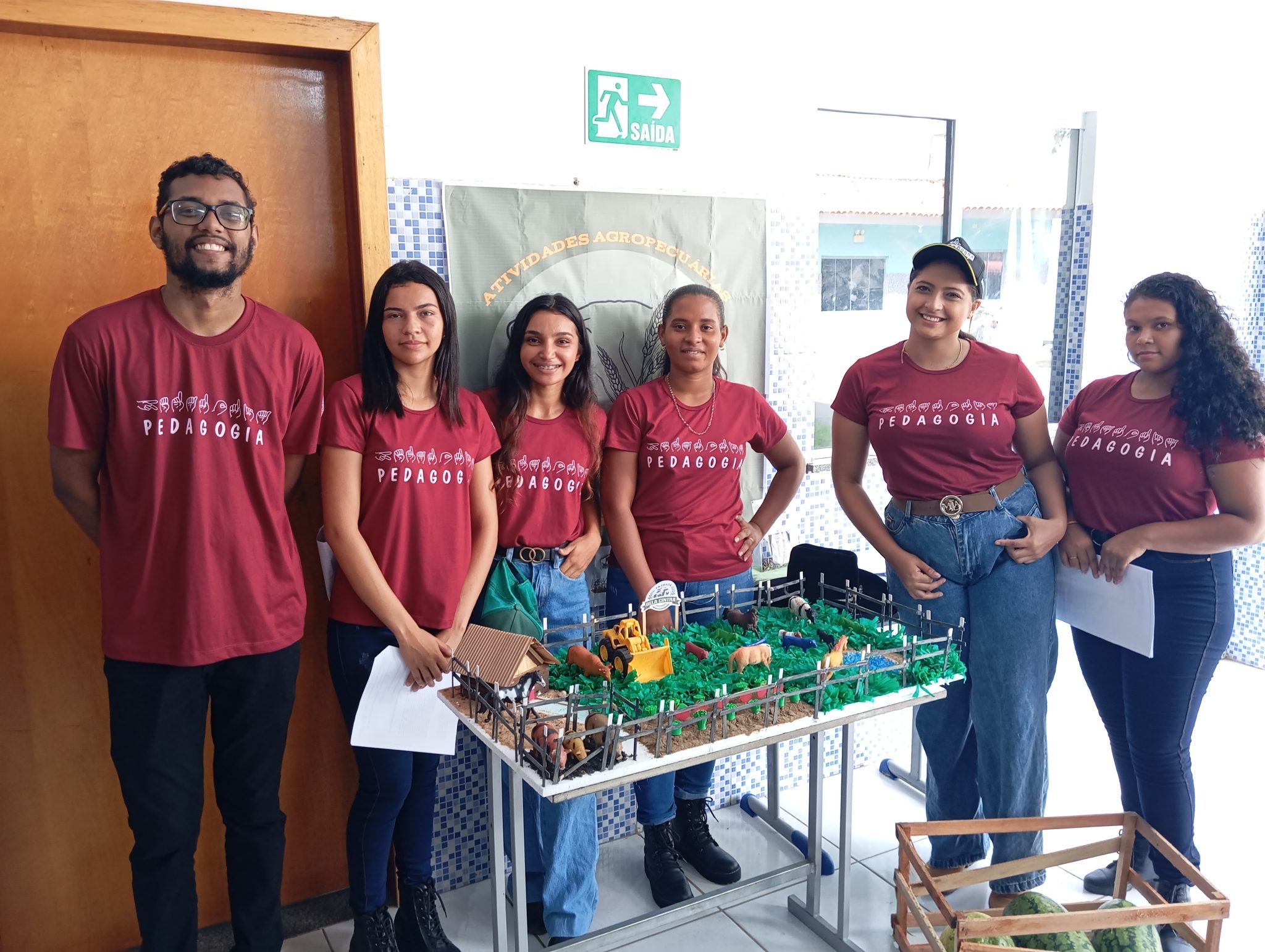 decoração estande feira ciências tema corpo humano