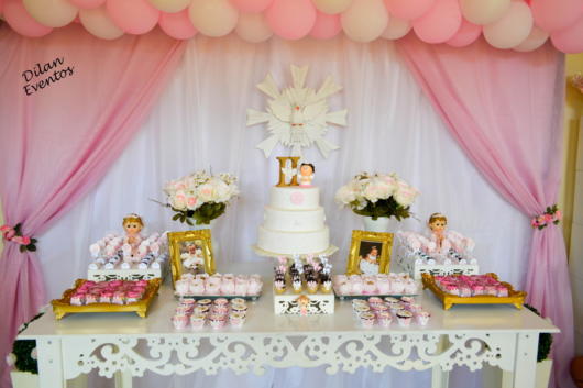 Como Montar uma Mesa de Batizado Simples e Encantadora