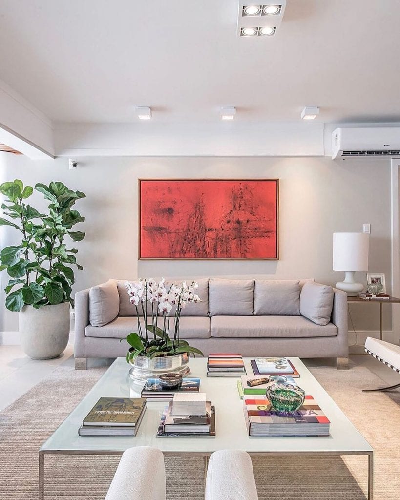 5 ideias de títulos: 1. Transforme sua Sala: Tendências de Decoração para 2026. 2. Estilos de Decoração para Sala de Estar: Encontre o Seu. 3. Dicas Práticas para Decorar Salas Pequenas com Estilo. 4. Os 8 Móveis Essenciais para uma Sala de Estar Funcional e Aconchegante. 5. Urban Jungle vs. Industrial Chic: Qual Estilo Combina Mais com Você?