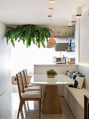 Divisória de sala e cozinha com porta de vidro