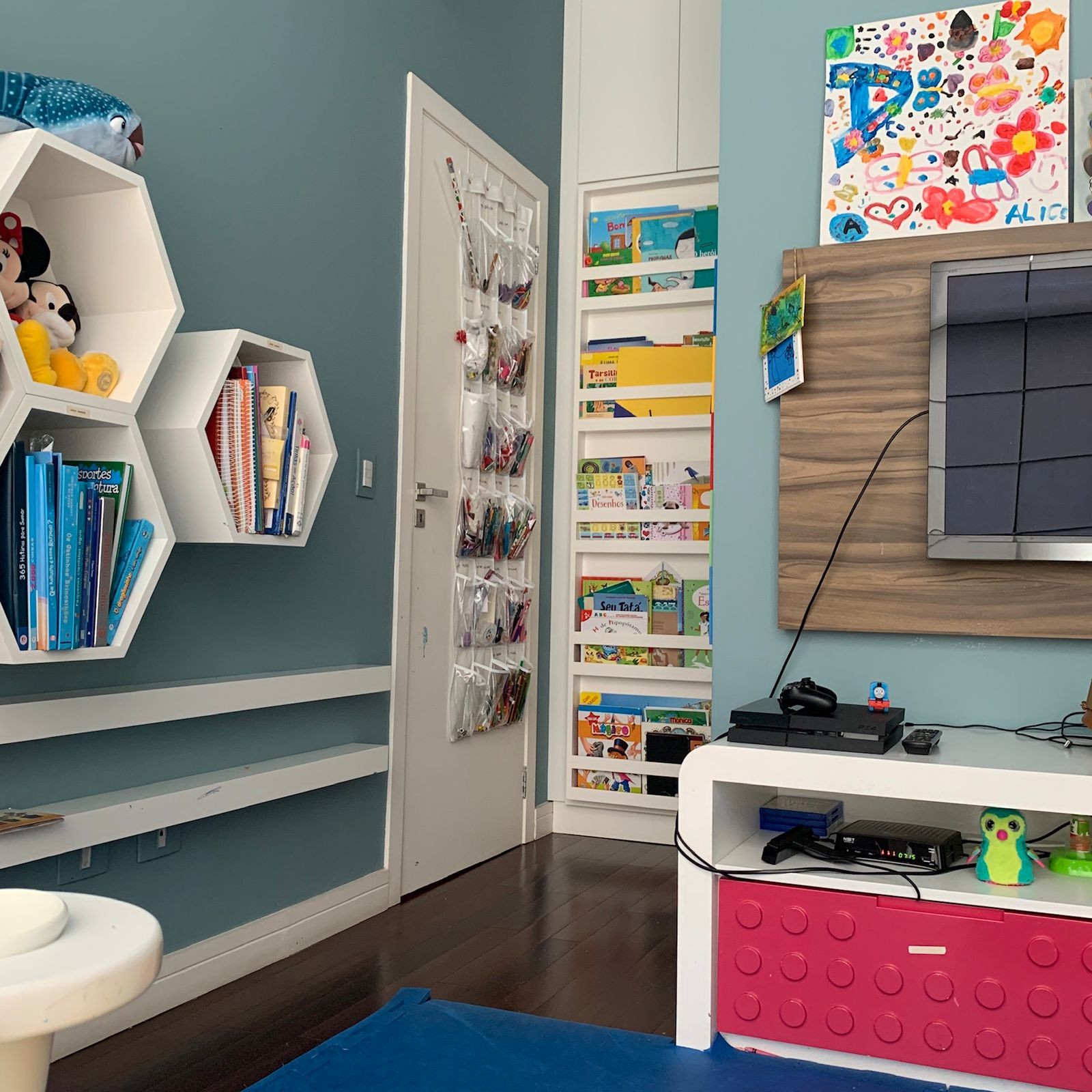 organização de brinquedos montessori