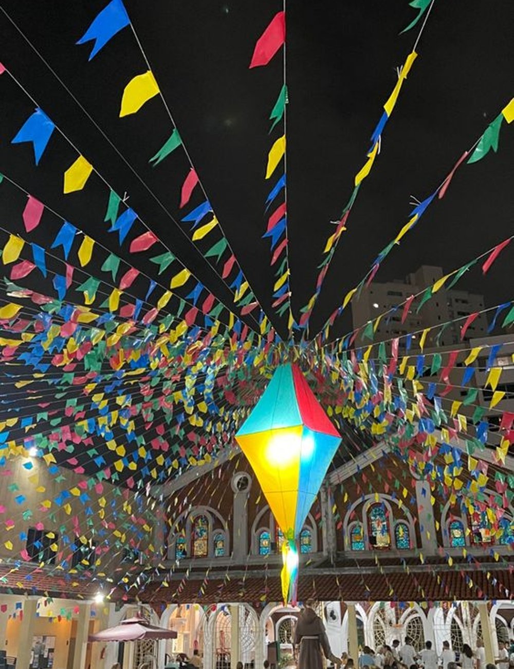 decoracao festa junina barata vs cara