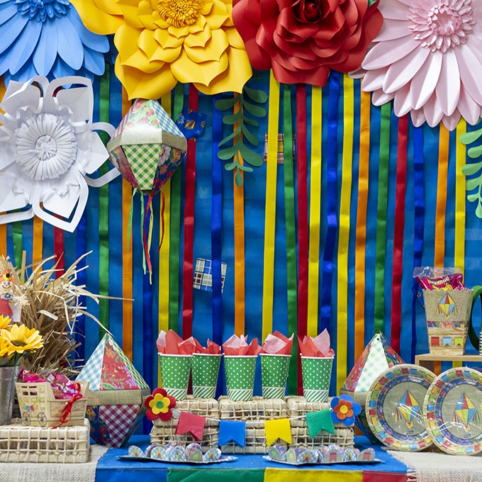 decoracao festa junina barata vs cara