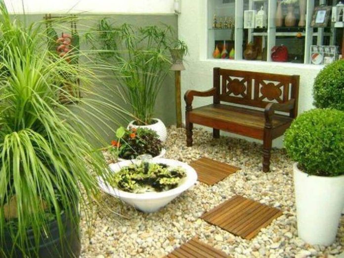 jardim pequeno na frente de casa