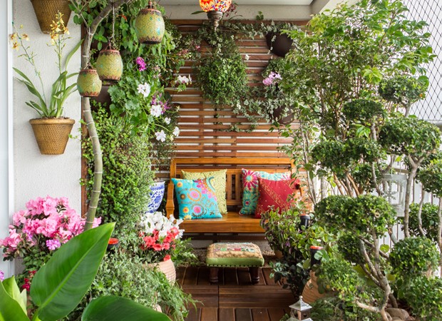 jardim pequeno com flores