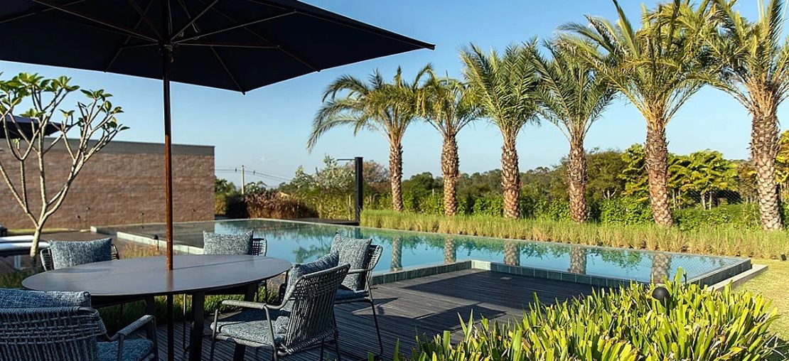 paisagismo piscina pequena