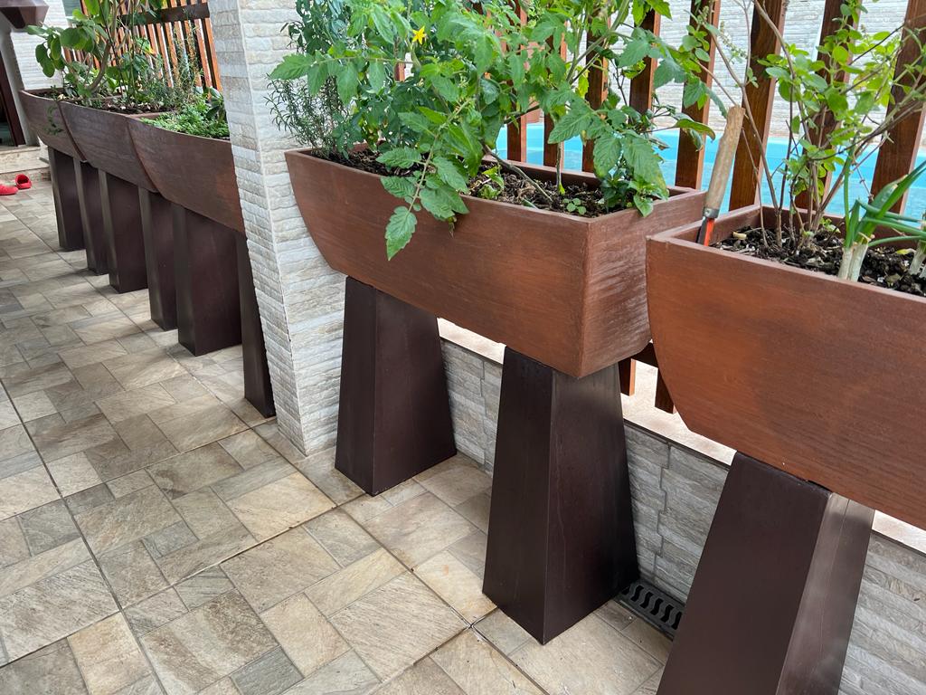 jardineira com suporte