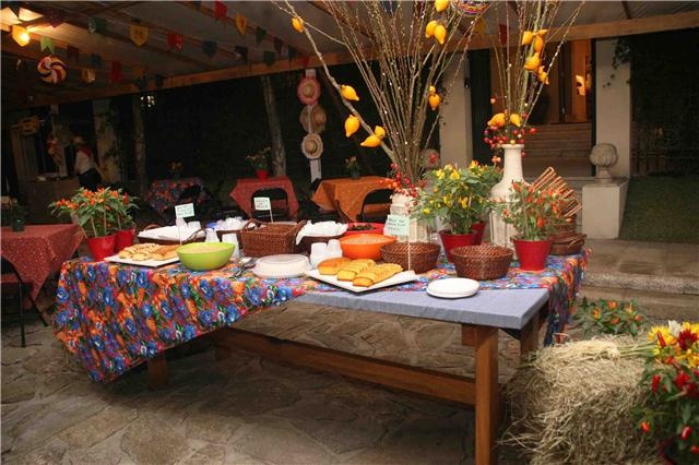 como fazer centro de mesa junino com juta passo a passo